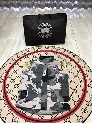 Canada Goose Grey Camo Down Vest Arctic Program