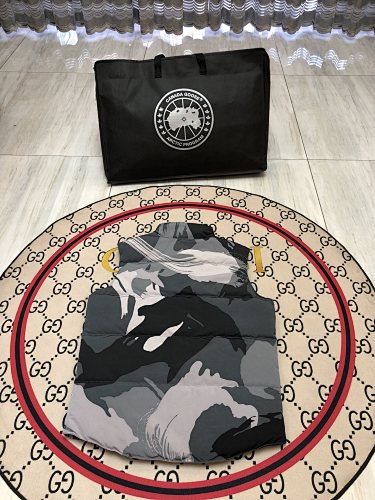 Canada Goose Grey Camo Down Vest Arctic Program