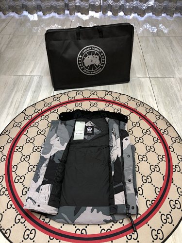 Canada Goose Grey Camo Down Vest Arctic Program