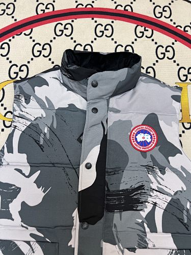 Canada Goose Grey Camo Down Vest Arctic Program